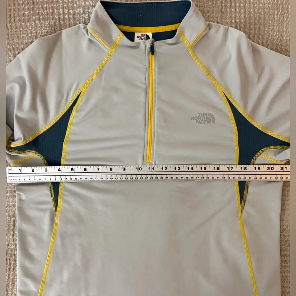 The North Face 🏔️ VaporWick Men’s Quarter Zip Performance Pullover M
